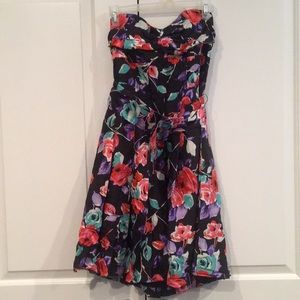 Express Strapless Dress Size 8